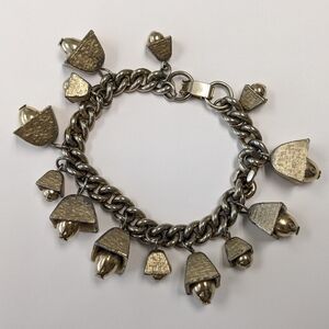 VTG CHUNKY GOLD TONE CHARM BRACELET